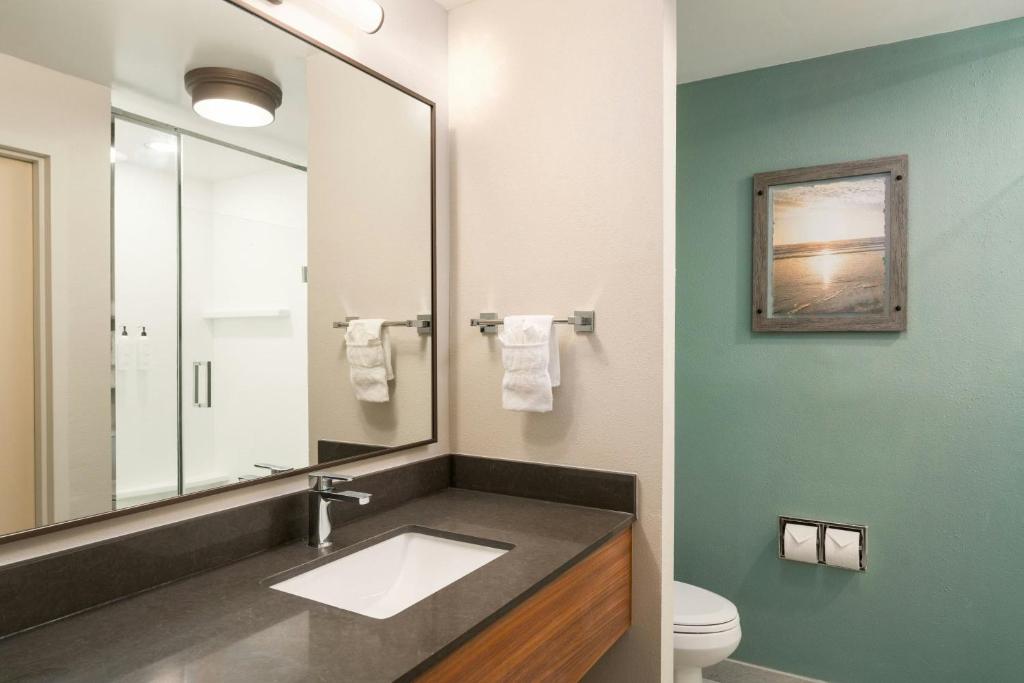 Fairfield Inn and Suites Jacksonville Beach photo