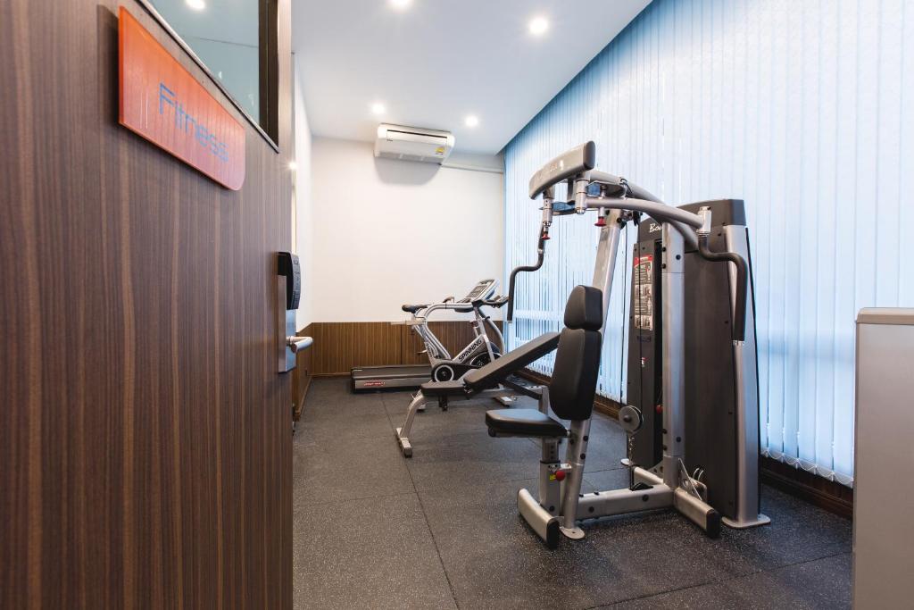 Fitness centrum a/nebo fitness zařízení v ubytování Adelphi Pattaya