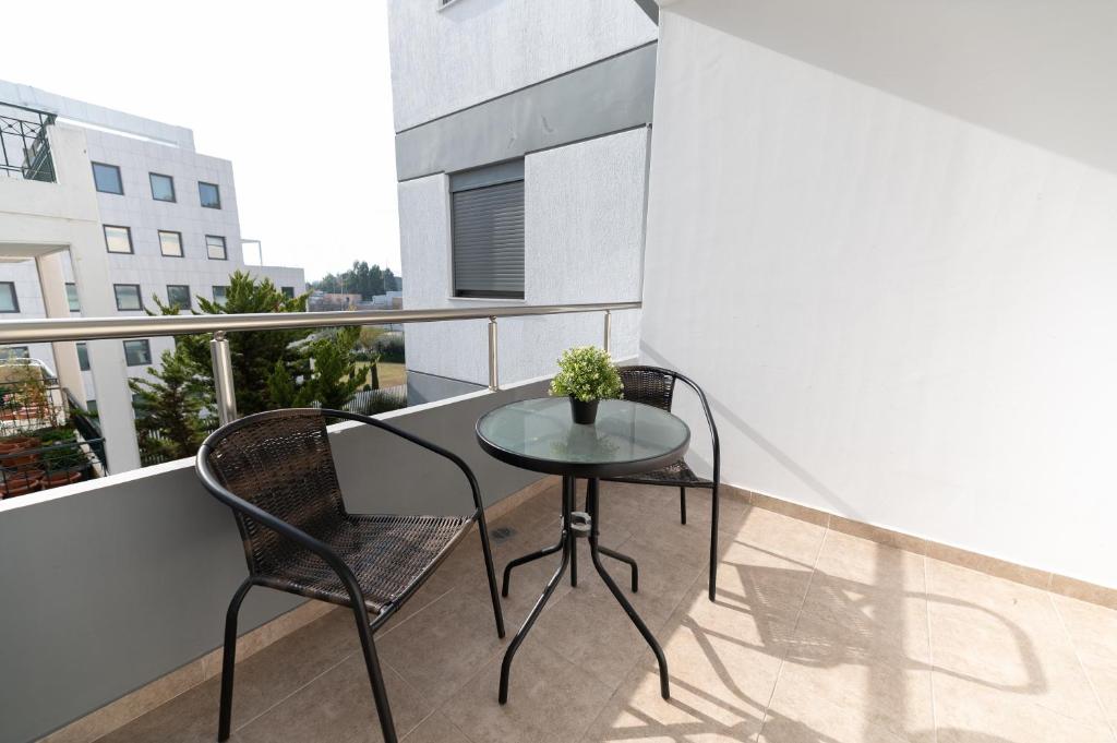 Balkon lub taras w obiekcie Stylish spacious apartment in Palaio Faliro (C1)