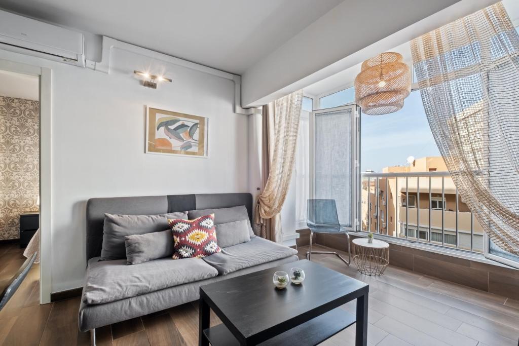 Modern Apartment Next to La Malagueta Beach