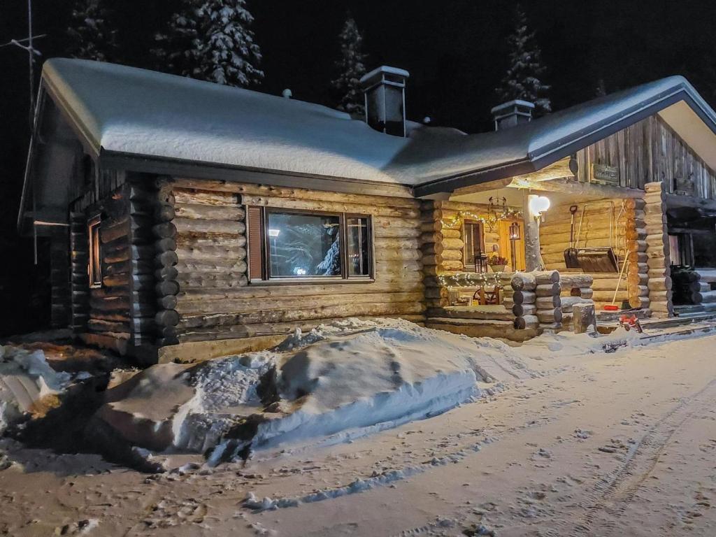 Holiday Home Karhunkelo by Interhome v zimě