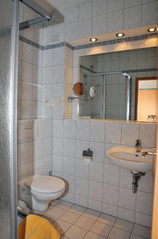 Koupelna v ubytování Hotel Friesen