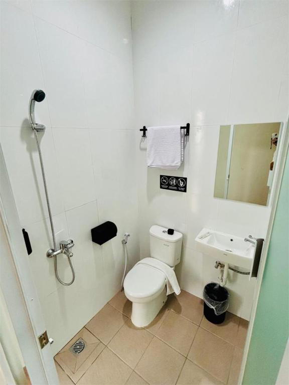 A bathroom at Florens Inn