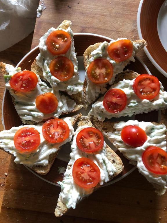 Makanan di atau berdekatan inn ini