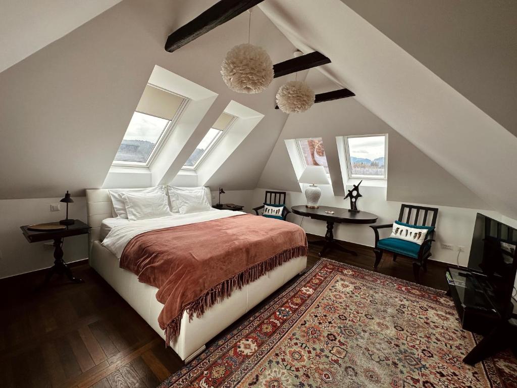 Postel nebo postele na pokoji v ubytování Adora Luxury Hotel