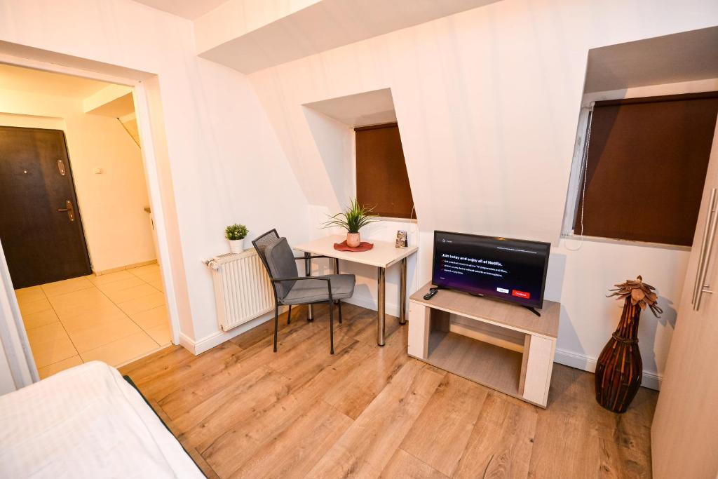Bucharest City Center Suites - Resim 19