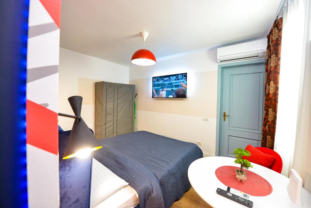 Bucharest City Center Suites - Resim 32