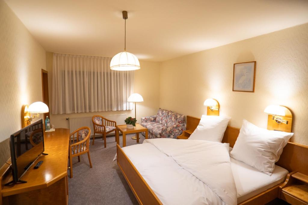TV a/nebo společenská místnost v ubytování Hotel Liederbacher Hof