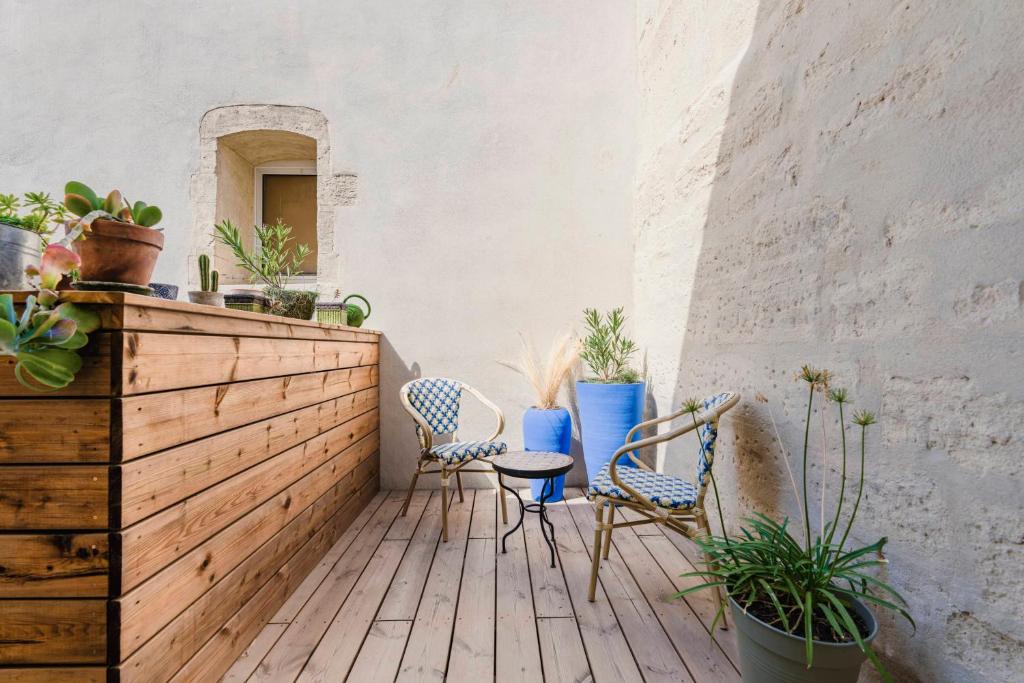 Balkón nebo terasa v ubytování Le Petit Avignon - chambres & appartement à deux pas du Pont d'Avignon et du Palais des Papes
