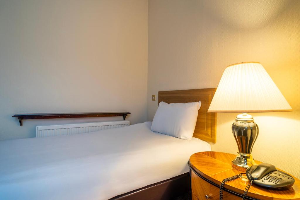 
Single Room with Private Bathroom
