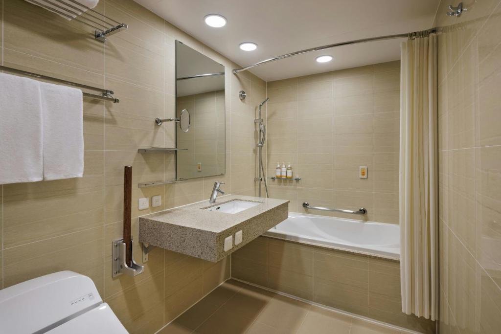 Koupelna v ubytování Four Points Flex by Sheraton Osaka Kitahama