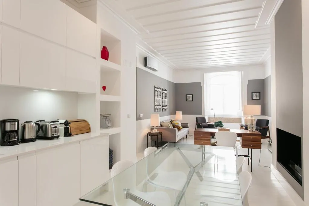 Feels Like Home Downtown Modern Flat, Amadora, Portugal