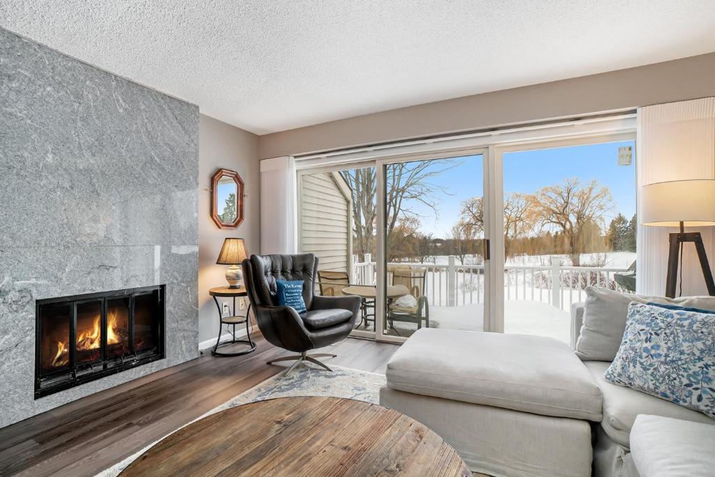 Et opholdsområde på Tee Time on Valleyway Drive