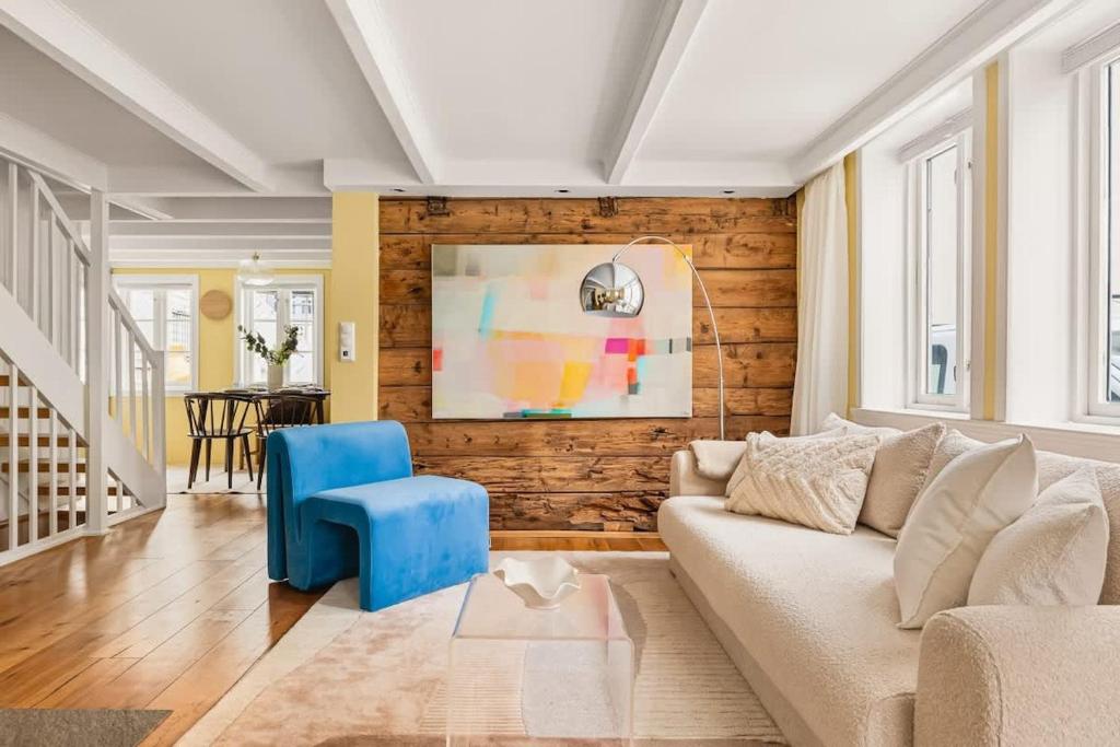 O zonă de relaxare la Dinbnb Homes I Bergen's #1 BNB I Jacuzzi & Fireplace & Balcony