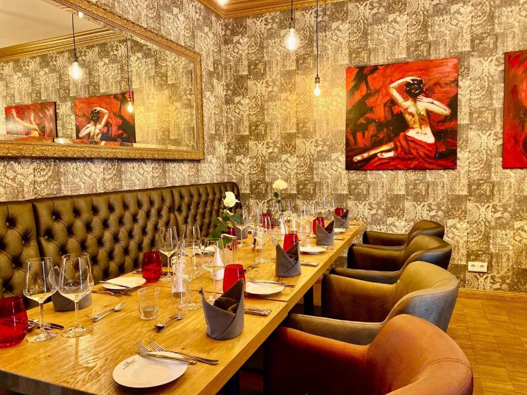 MOMENTS Boutique Hotel - 2