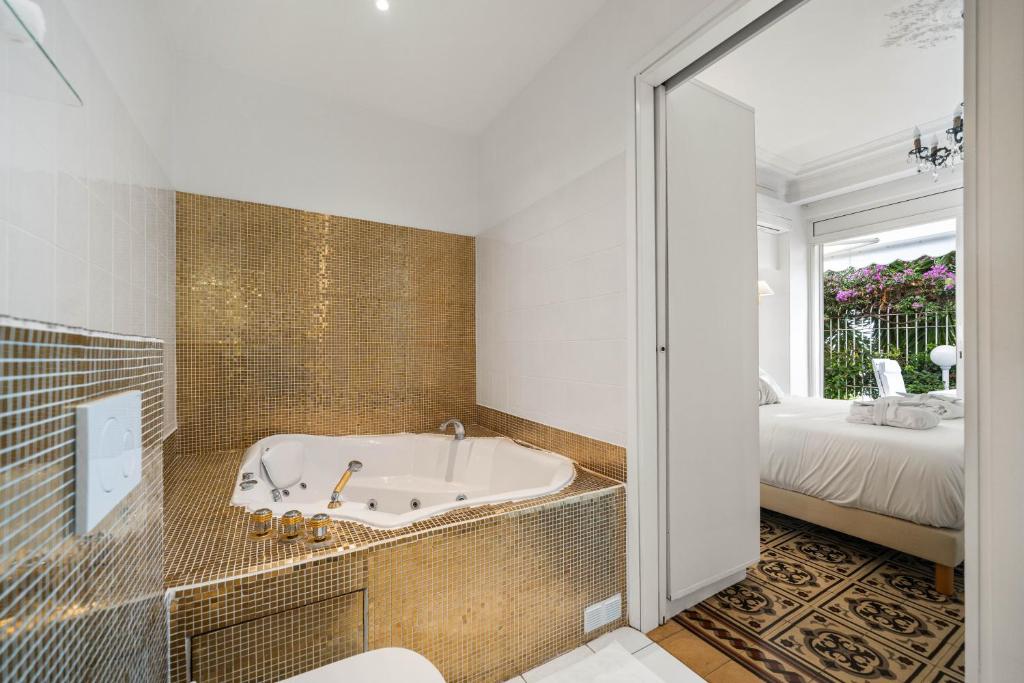 Hôtel Le Roquebrune - Triple Room With Sea View - L'Olivier