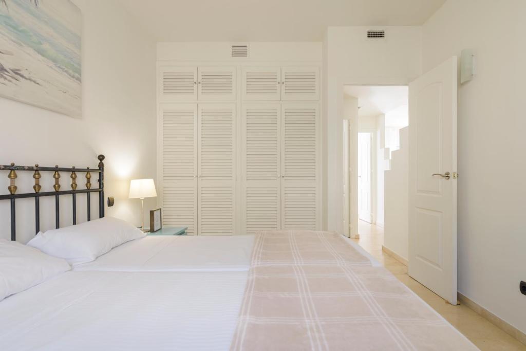 Posteľ alebo postele v izbe v ubytovaní Espectacular casa en la playa