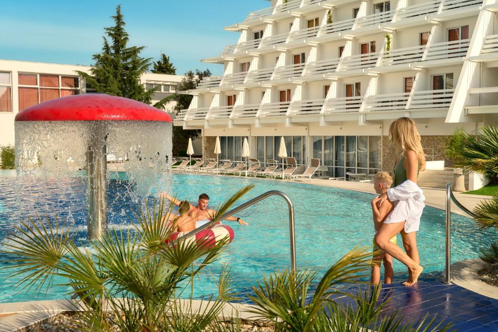 Bazén v ubytování Hotel Olympia nebo v jeho okolí