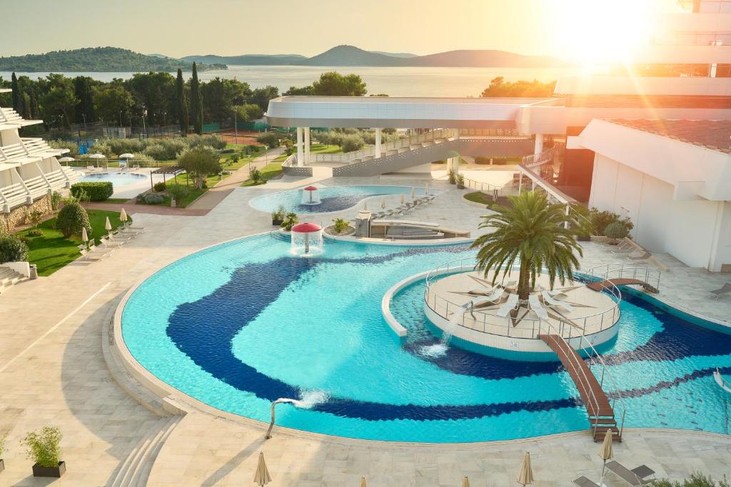 Bazén v ubytování Hotel Olympia nebo v jeho okolí