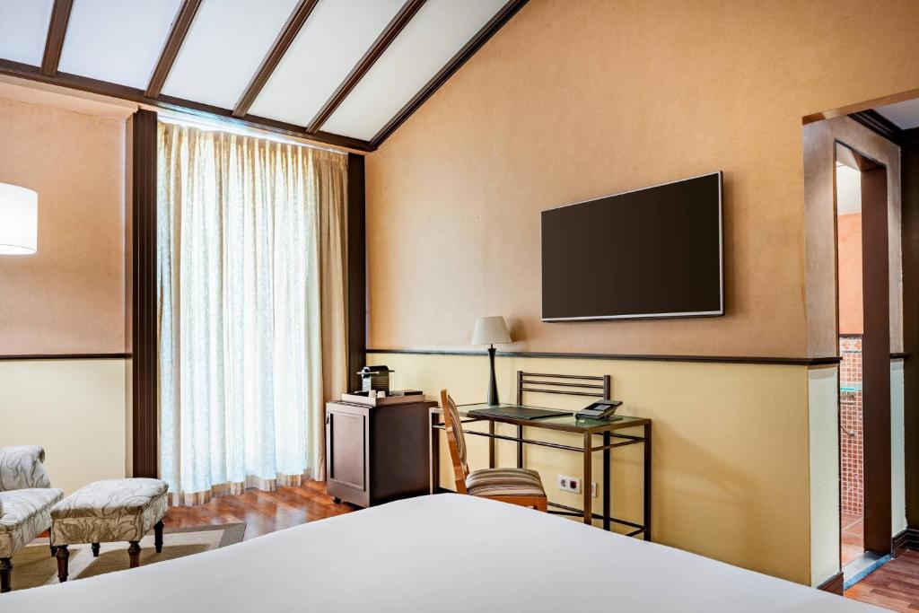 TV a/nebo společenská místnost v ubytování AC Hotel Ciudad de Tudela by Marriott