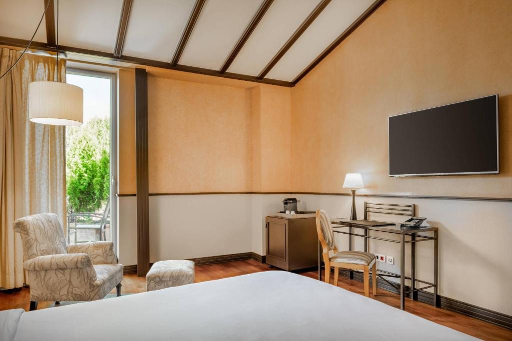 TV a/nebo společenská místnost v ubytování AC Hotel Ciudad de Tudela by Marriott