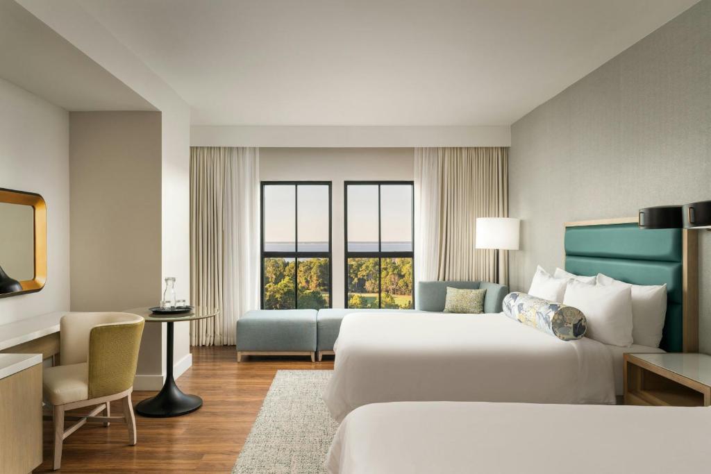 Ein Bett oder Betten in einem Zimmer der Unterkunft Hotel Effie Sandestin Resort, Autograph Collection