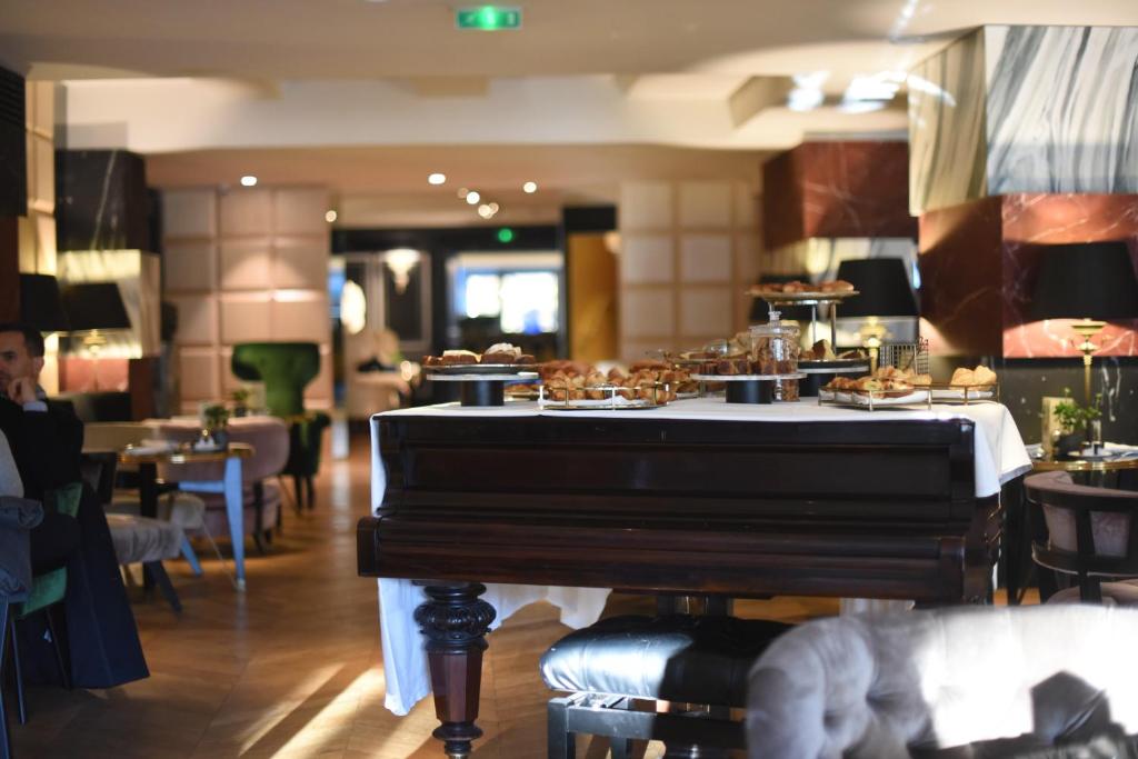 Hôtel de Berri Champs-Élysées, a Luxury Collection Hotel - Resim 3