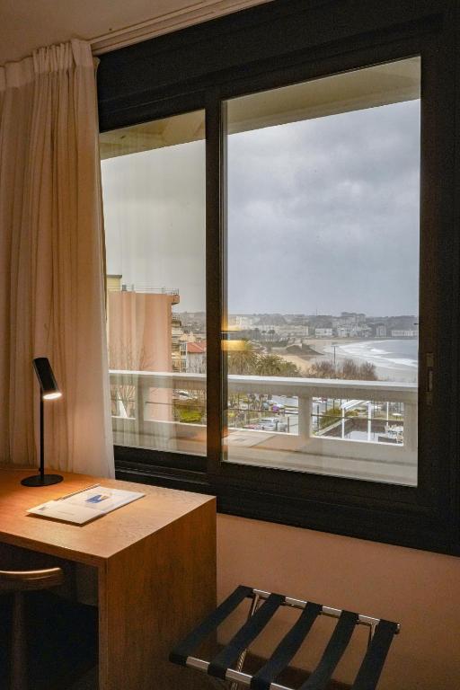 A balcony or terrace at Gran Hotel Victoria