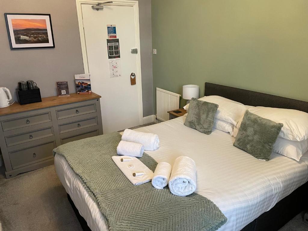 
Small Double Room (Not Pet Friendly)
