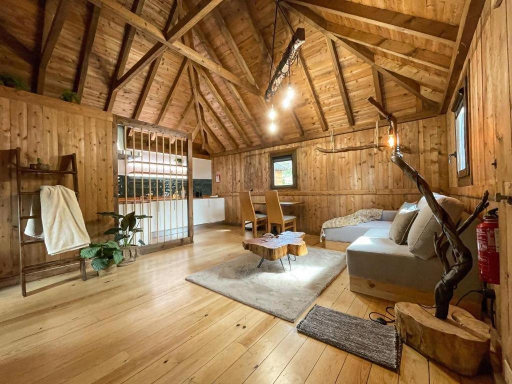 Coin salon dans l'établissement Mountain Eco Shelter 2