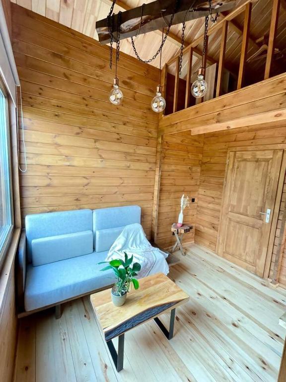 Posezení v ubytování Mountain Eco Shelter 7