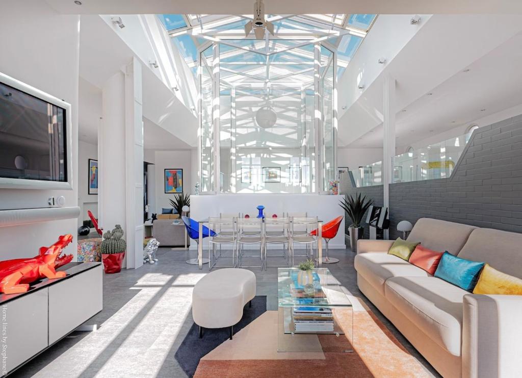 Posezení v ubytování Loft Stern, carré d'Or Marseille, 10 pers, 3 chambres, 260 m2, dernier étage