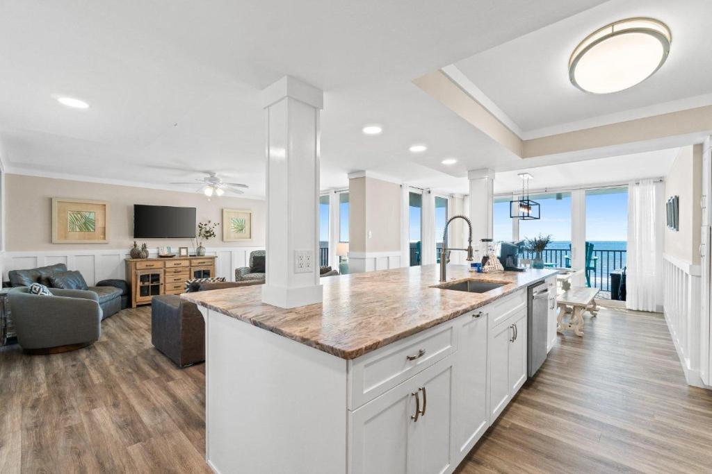 Pelican Walk 501 - Housity