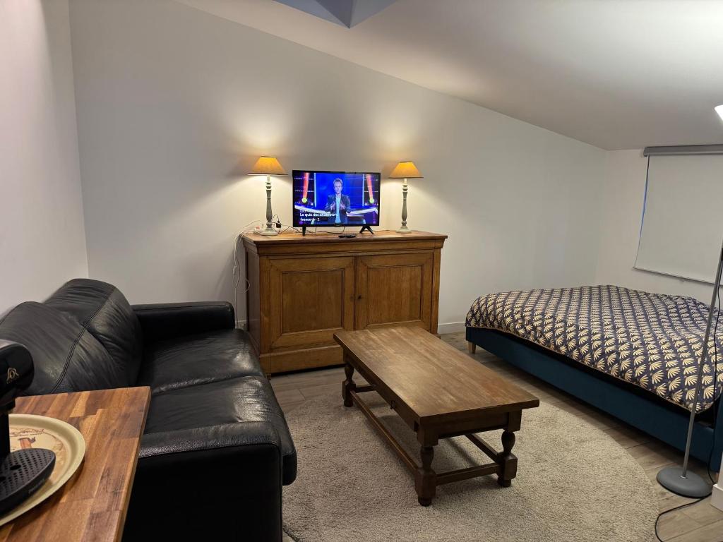 Petite maison indépendante avec parking - Appartement Met één Slaapkamer