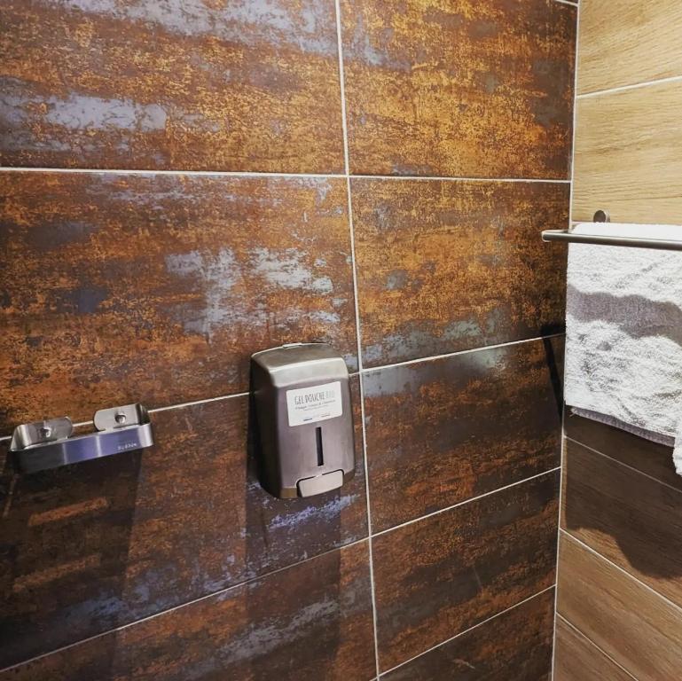 Koupelna v ubytování Villa Font Vive - Chambres d'hôtes éco-labellisées avec cuisine - Confort, calme et vue exceptionnels !