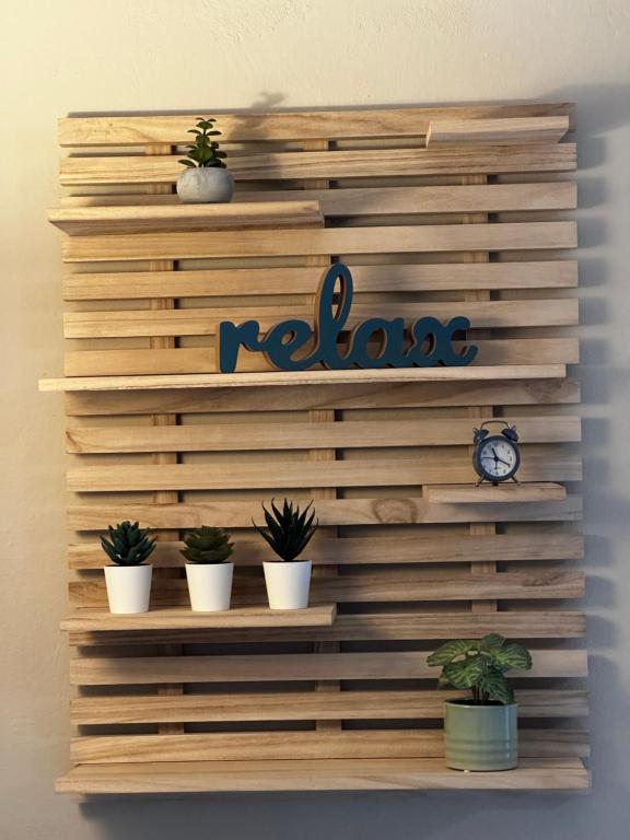 Cherry - HappyHostGr - Downtown Apartment - 11