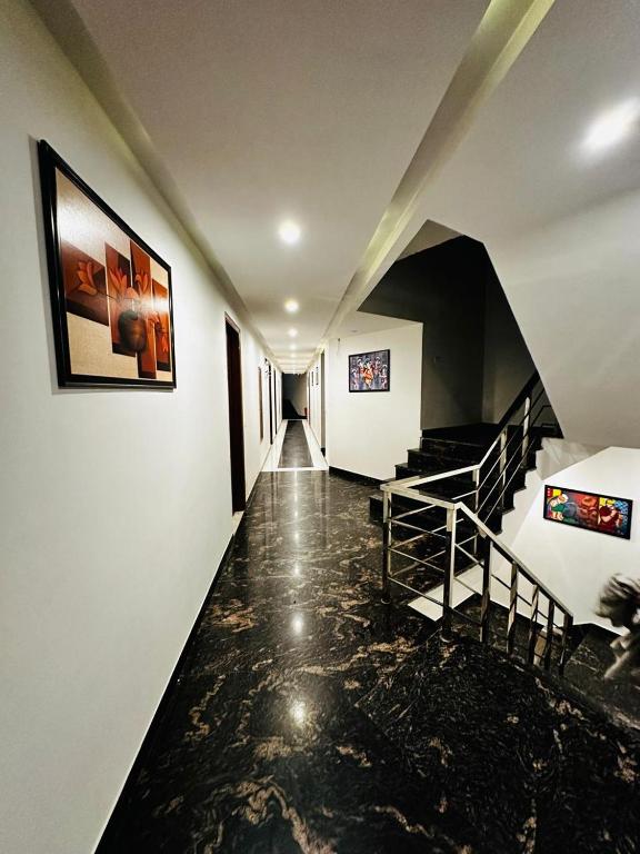 Posezení v ubytování Hotel De Clark - Free Airport Drop for Minimum 05 Nights Stay - 5 mins from IGI & Domestic Airport Delhi