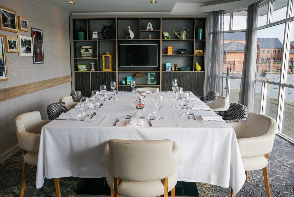 Holiday Inn Ellesmere Port/Cheshire Oaks by IHG photo