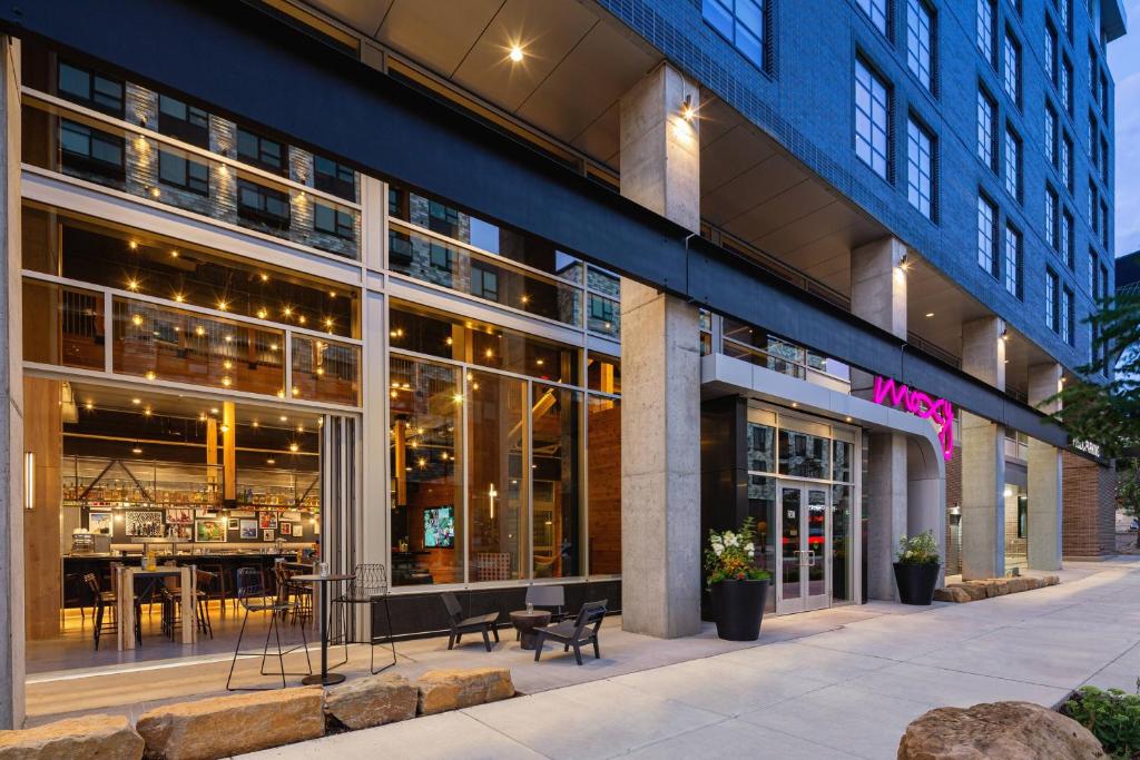Moxy Minneapolis Downtown photo