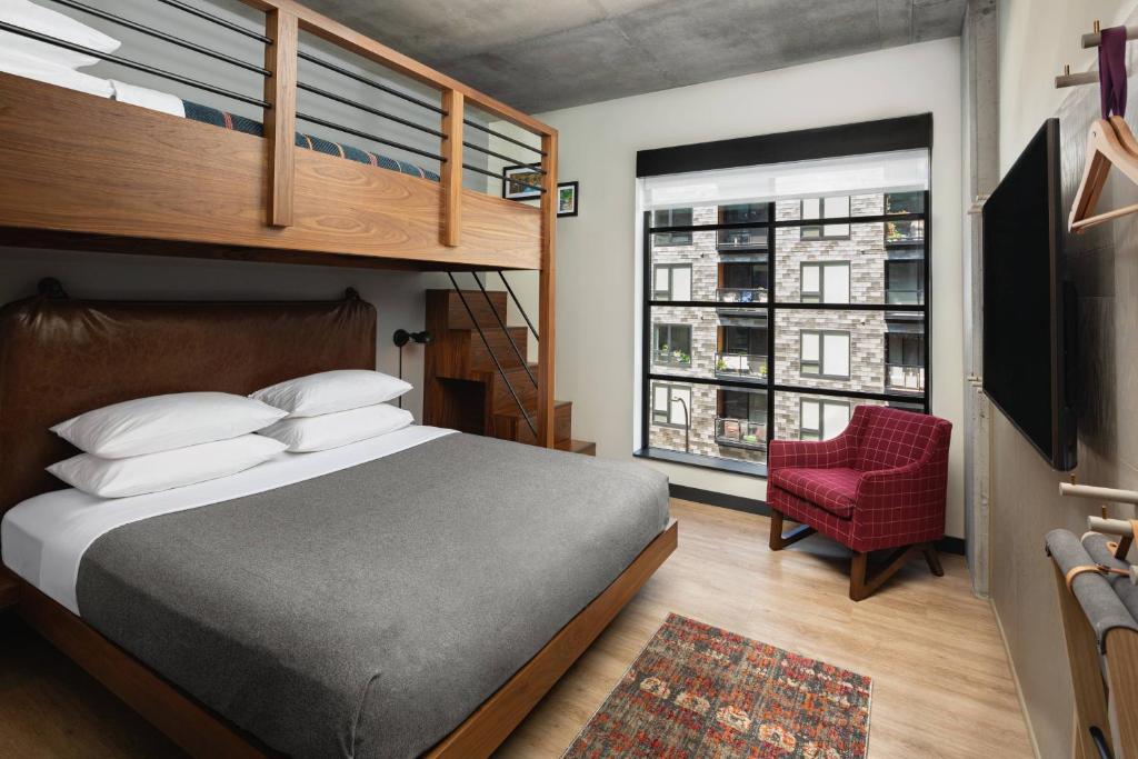 Moxy Minneapolis Downtown photo