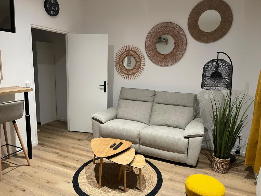 Χώρος καθιστικού στο T2 Haut de Gamme en Hyper Centre, Rénové Avec Soin