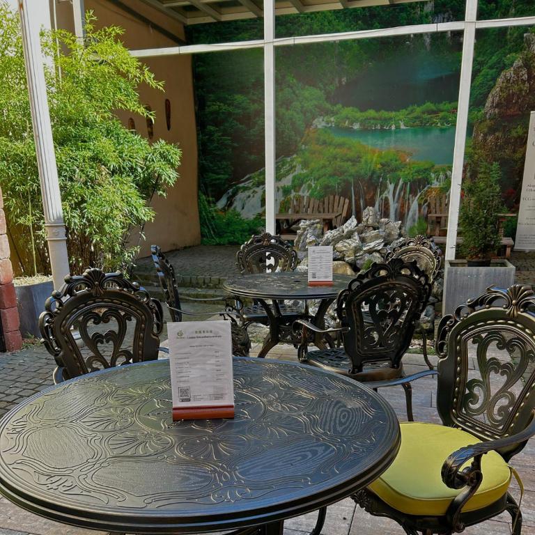 Restaurace v ubytování Quadrate Hostel Mannheim Z6 Denkmalschutz