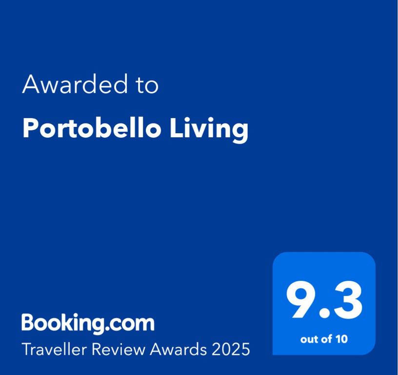 Et logo, certifikat, skilt eller en pris der bliver vist frem på Portobello Living