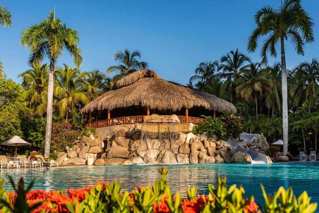 Bazén v ubytování Hotel Irotama Bungalows & Bohios nebo v jeho okolí