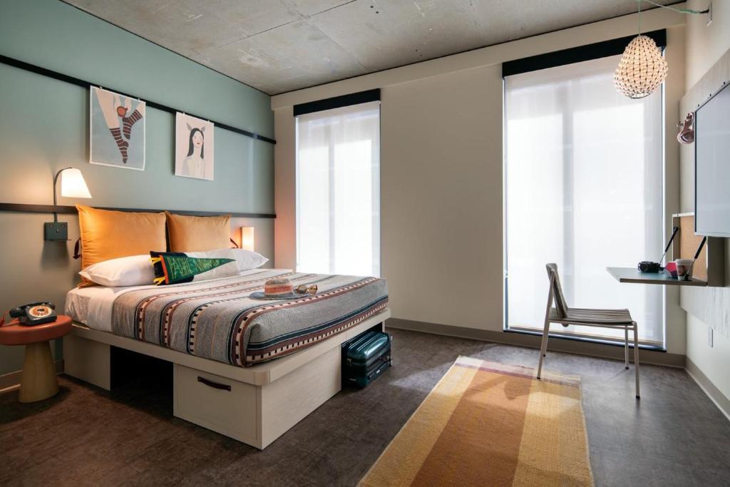 Moxy Portland Downtown photo