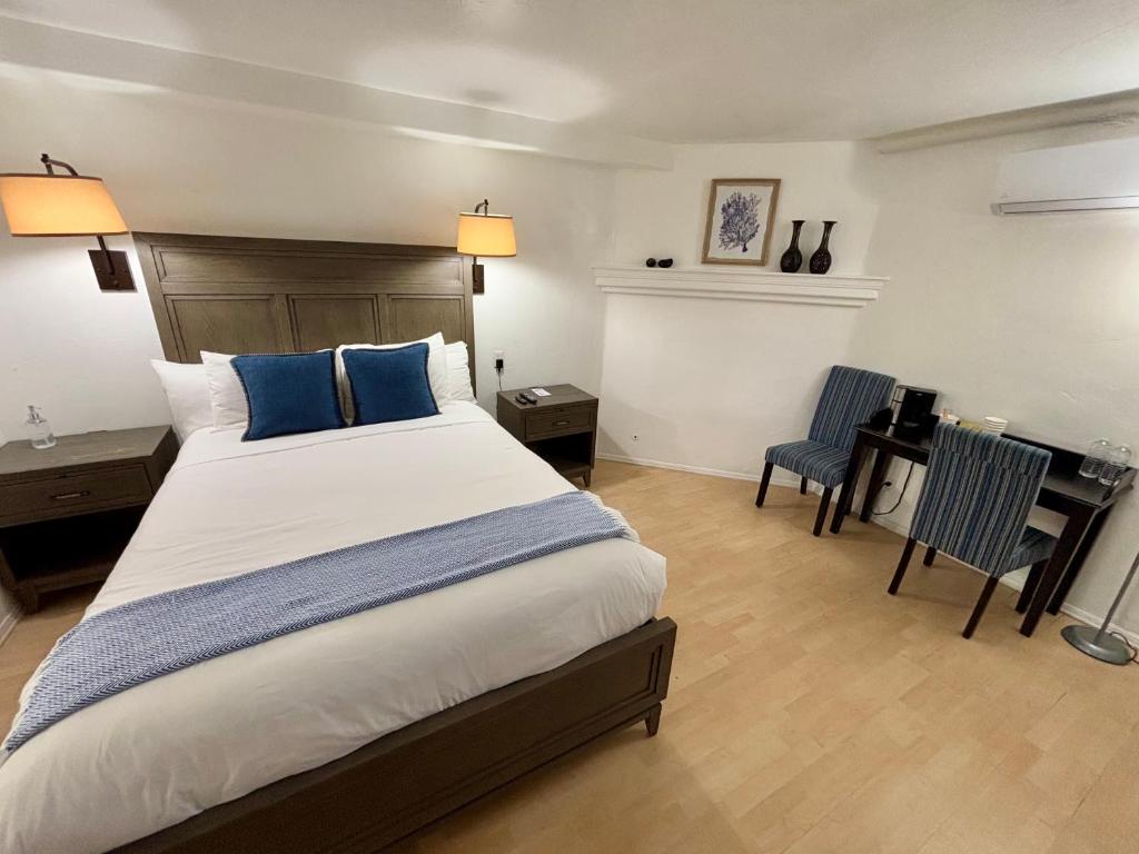 Casa Tropicana - Queen Room Met Spa Tub (Sol)