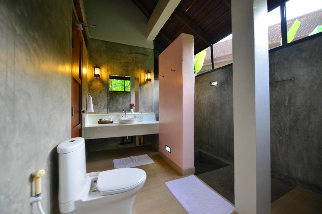 Koupelna v ubytování Bor Saen Pool Villa