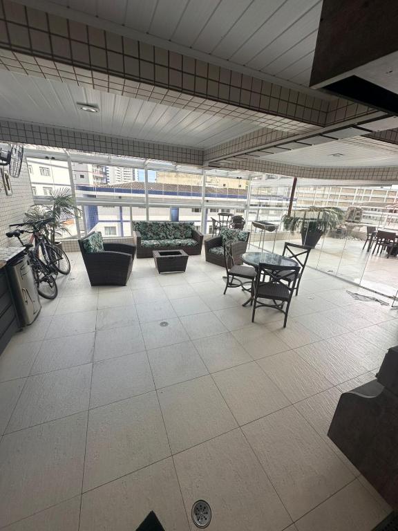 Istumisnurk majutusasutuses Mezanino-Reserva dos Cordeiro