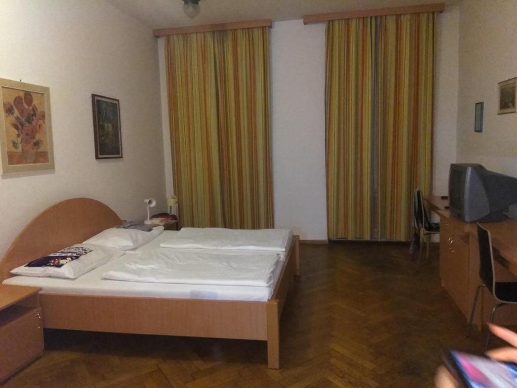 Postel nebo postele na pokoji v ubytování Suite Hotel 200m zum Prater