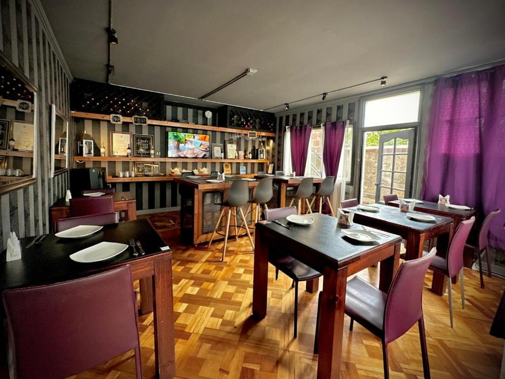 Restaurace v ubytování La Blanca Hotel